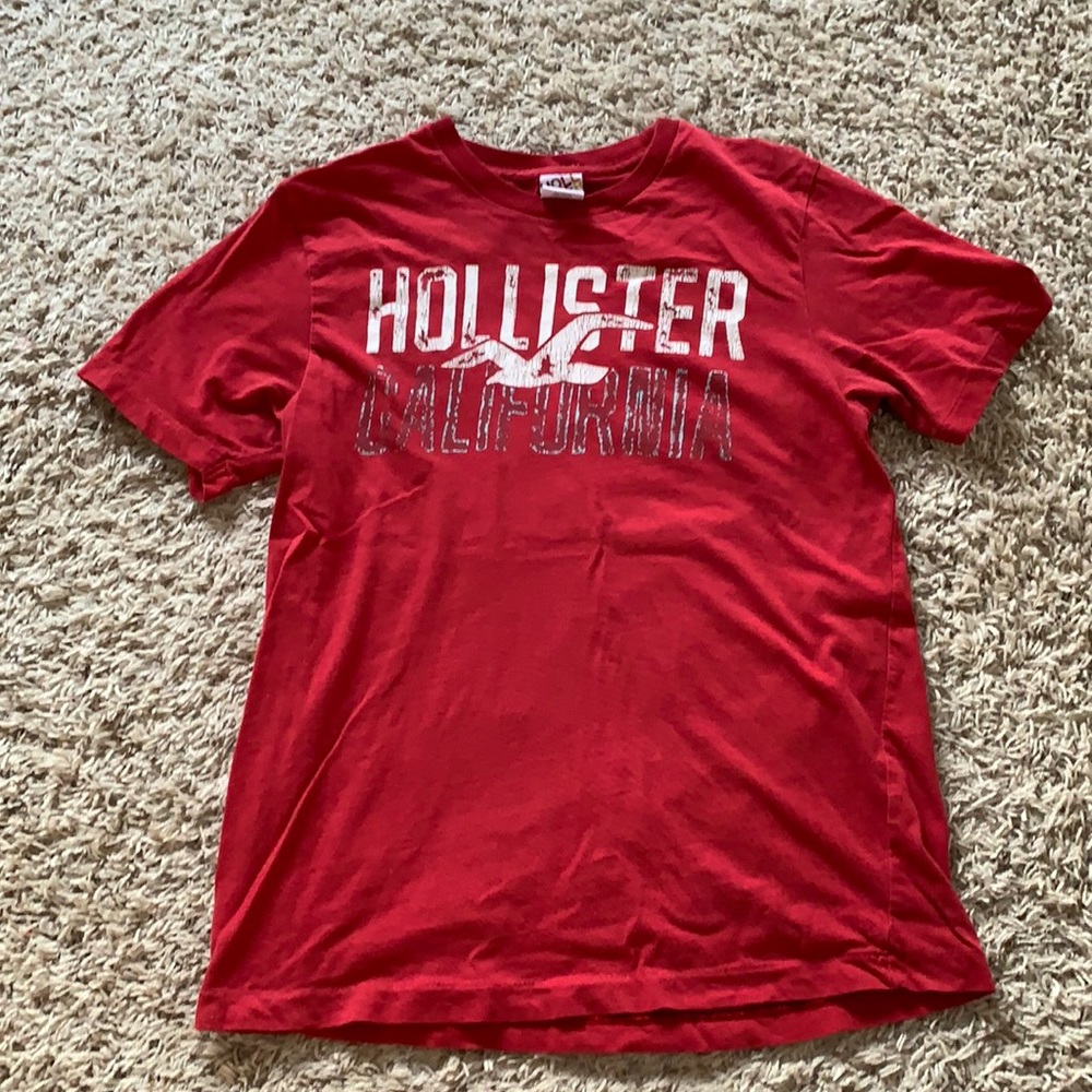 Hollister Men’s Red T-Shirt